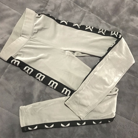 ๐ BETTER BODIES LEGGINGS - Picture 4 of 7